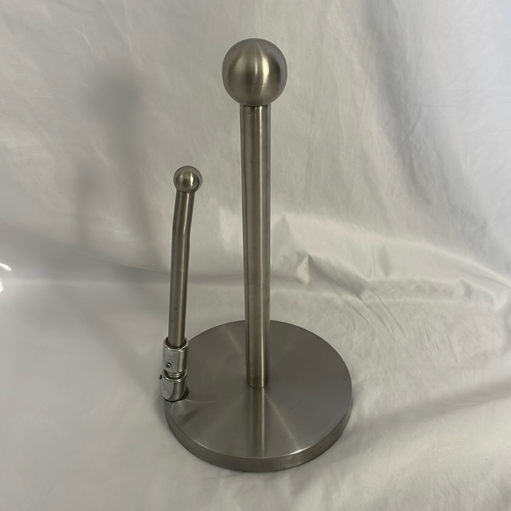 Paper towel holder